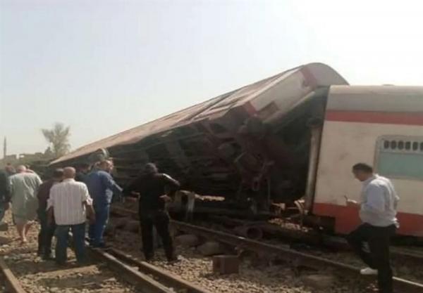 40 مجروح در برخورد قطار با اتوبوس مسافربری در مصر