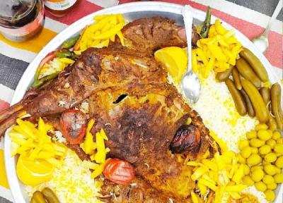 پای سفره تنورچه با سازقیچک